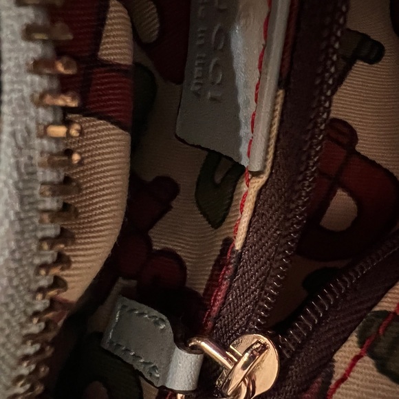 Gucci - authentic cosmetic pouch. Pairs beautifully with my Blue Coach handbag. - Picture 10 of 12